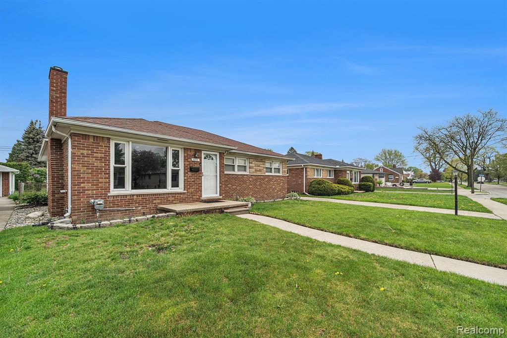 8373 Mckinley Property Photo 3