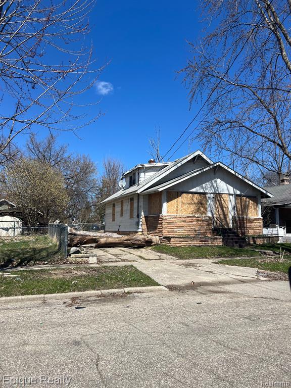 133 E Oakley Street Property Photo 1