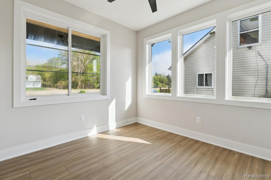 45518 Jefferson Avenue Property Photo 18