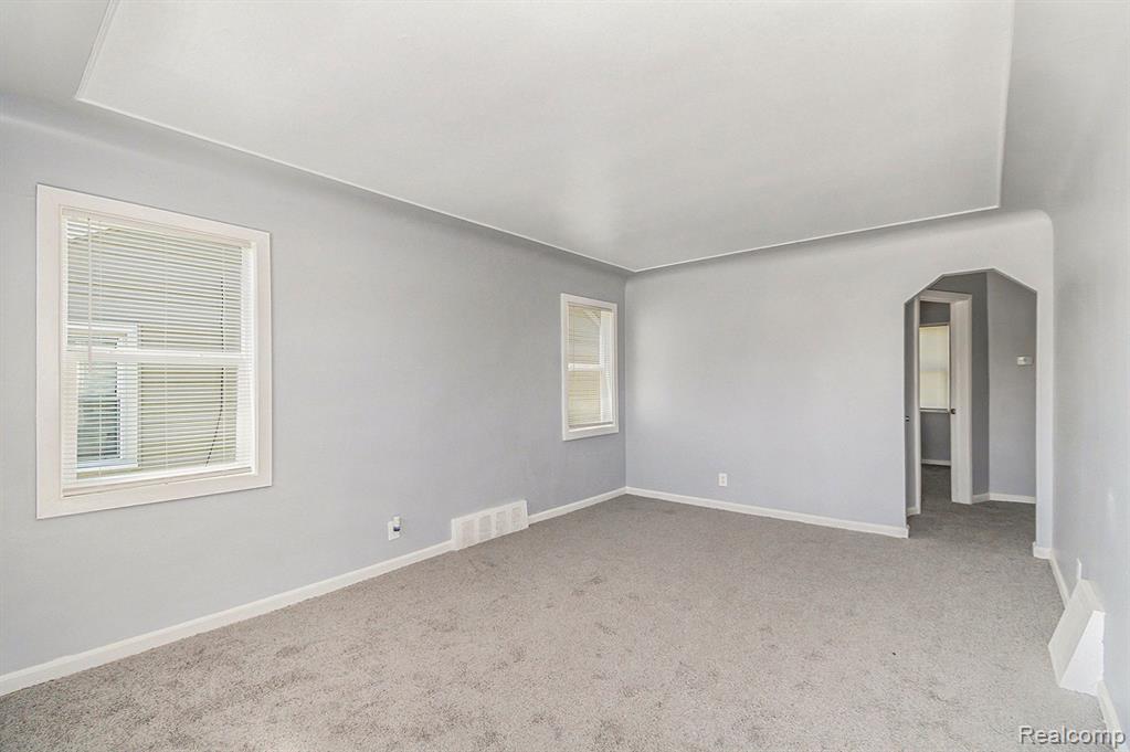 887 University Drive Property Photo 6