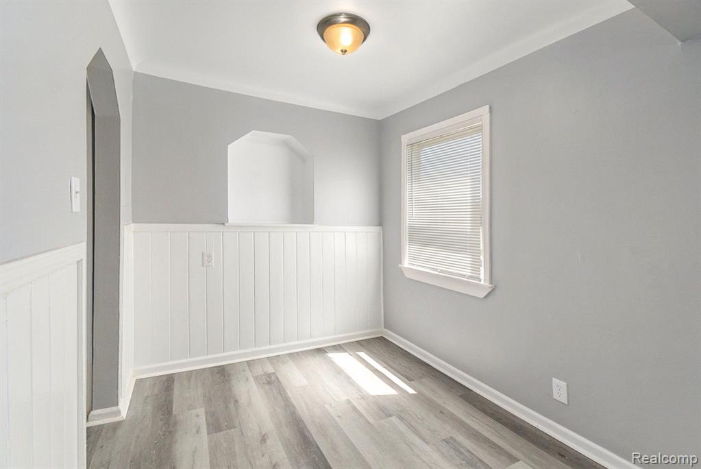 887 University Drive Property Photo 7