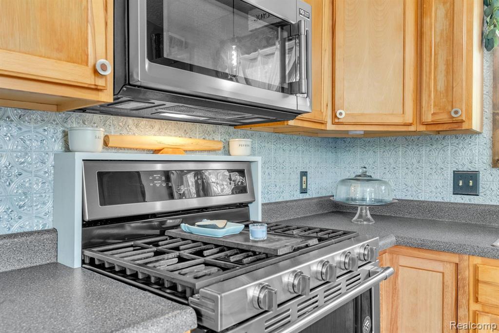 144 Westshore Drive Property Photo 11