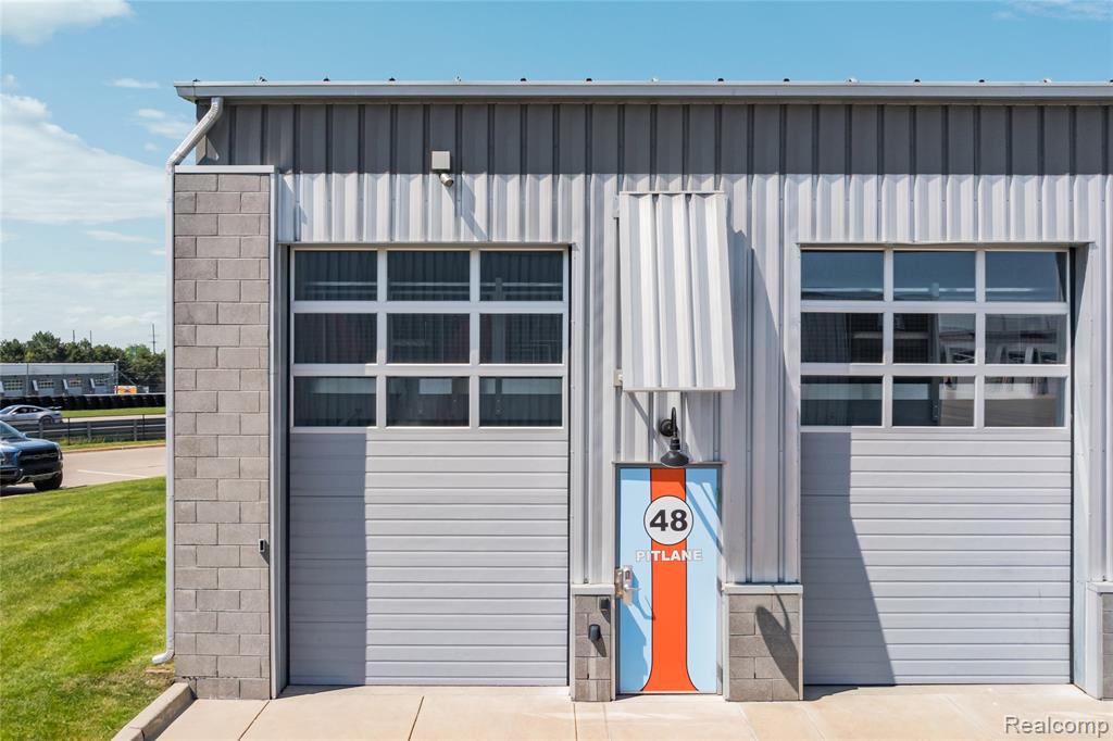 48 PIT Lane Property Photo 1