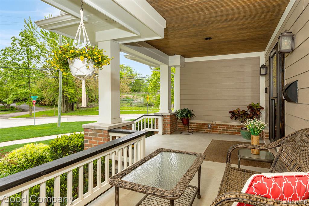 1605 Lloyd Avenue Property Photo 4
