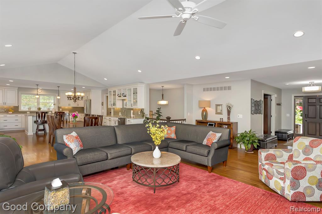 1605 Lloyd Avenue Property Photo 6