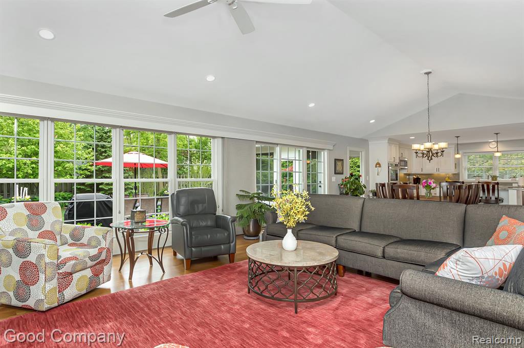 1605 Lloyd Avenue Property Photo 8