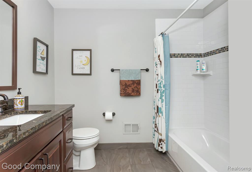 1605 Lloyd Avenue Property Photo 41