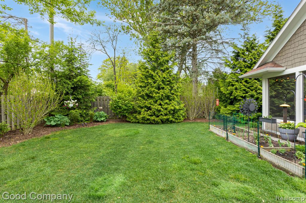 1605 Lloyd Avenue Property Photo 61