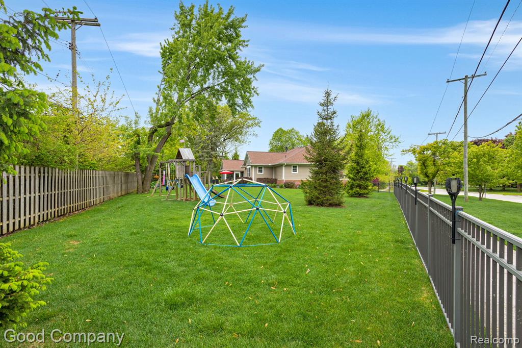 1605 Lloyd Avenue Property Photo 62