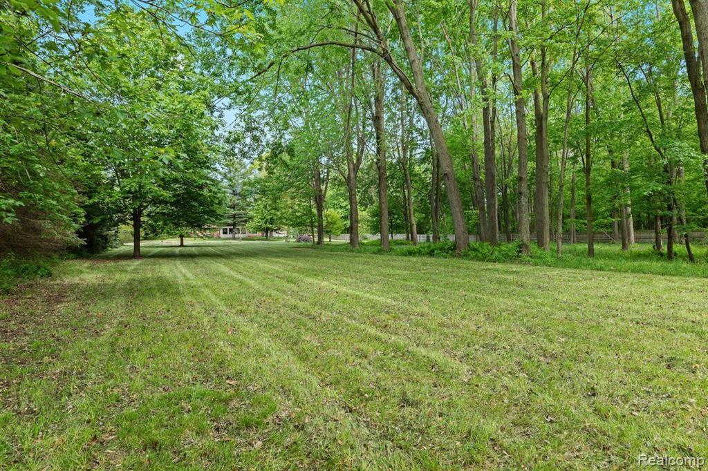 52851 Fairchild Road Property Photo 4