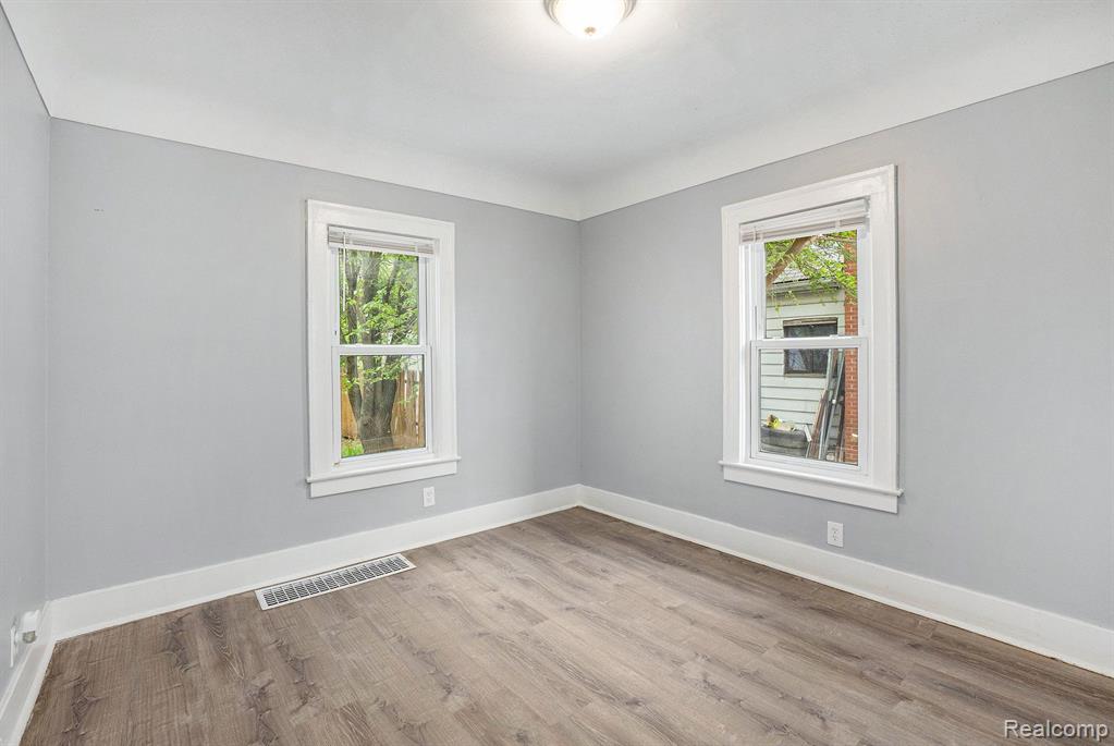 54 Hudson Avenue Property Photo 8