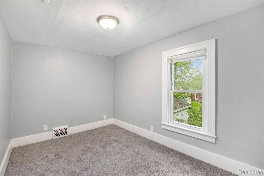 54 Hudson Avenue Property Photo 13