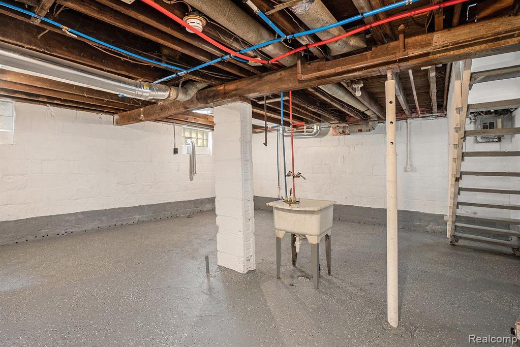 54 Hudson Avenue Property Photo 21