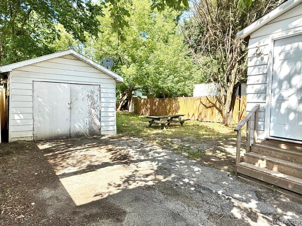 54 Hudson Avenue Property Photo 25