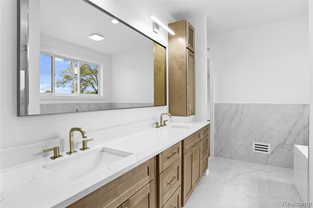 4112 Elmhurst Avenue Property Photo 40