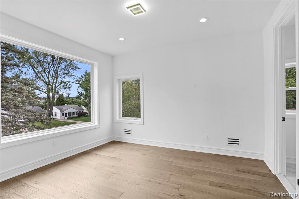 4112 Elmhurst Avenue Property Photo 41