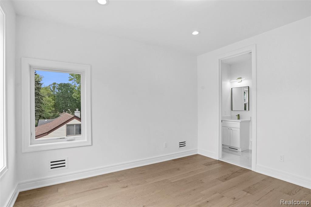 4112 Elmhurst Avenue Property Photo 42