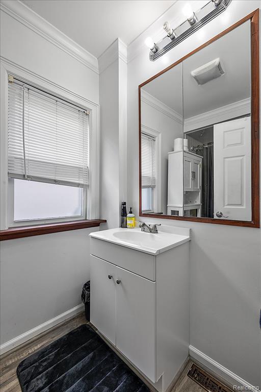 1942 E Troy Street Property Photo 15