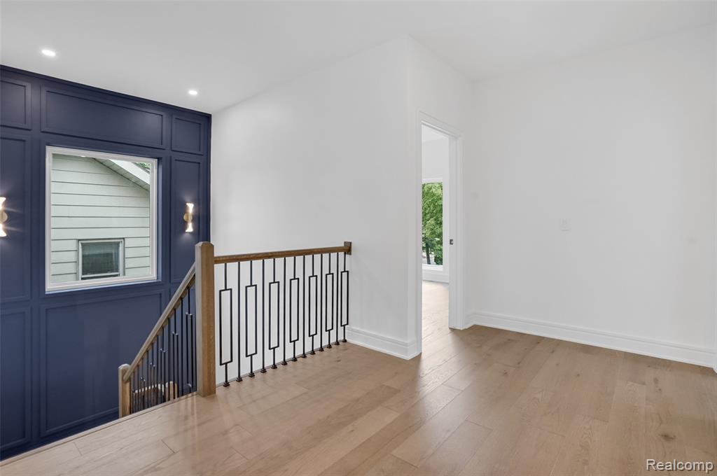 227 W Houstonia Avenue Property Photo 20