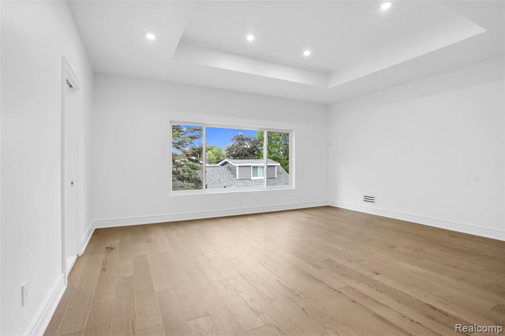 227 W Houstonia Avenue Property Photo 21