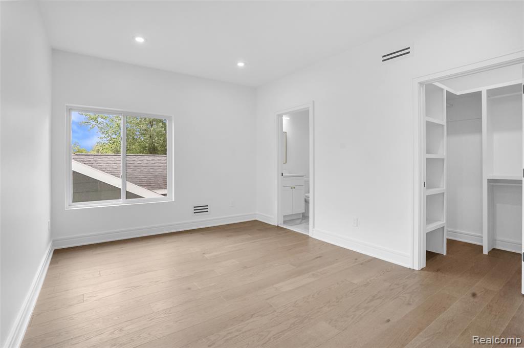 227 W Houstonia Avenue Property Photo 29