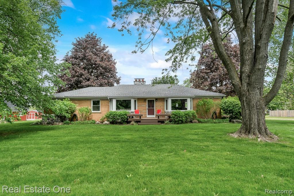 241 E Gunn Road Property Photo 1
