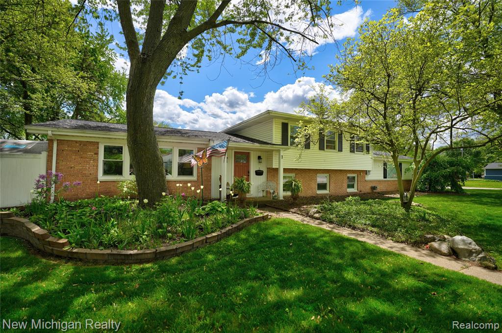 1 Sunburst Court Property Photo 1