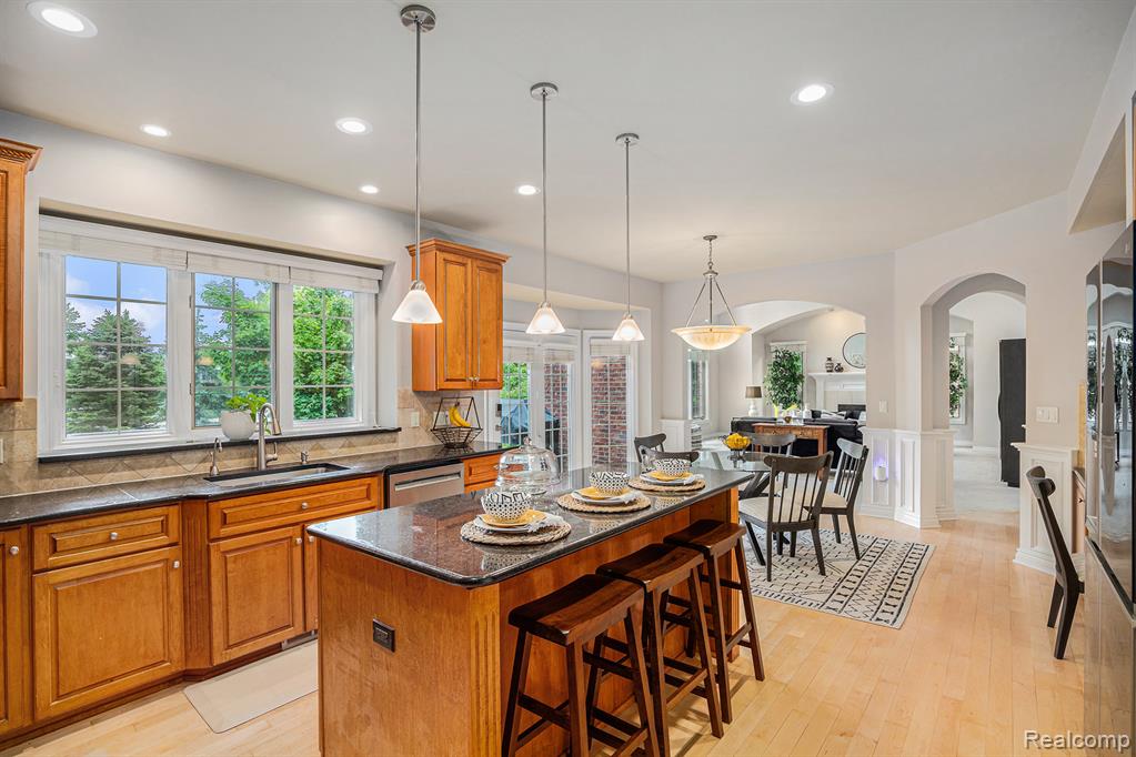 846 Majestic Property Photo 8