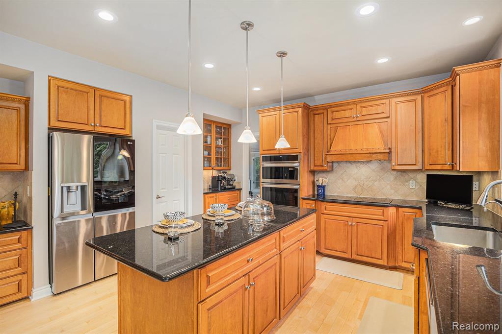 846 Majestic Property Photo 11