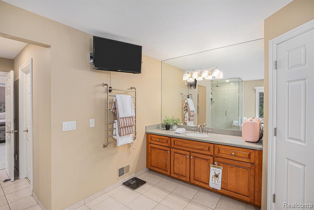 846 Majestic Property Photo 21