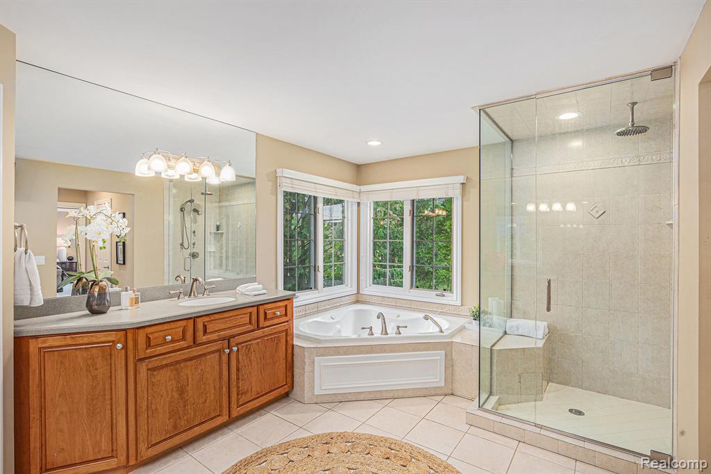 846 Majestic Property Photo 22