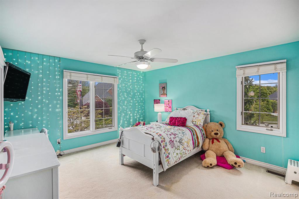 846 Majestic Property Photo 23