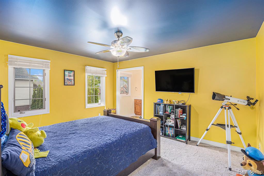846 Majestic Property Photo 29