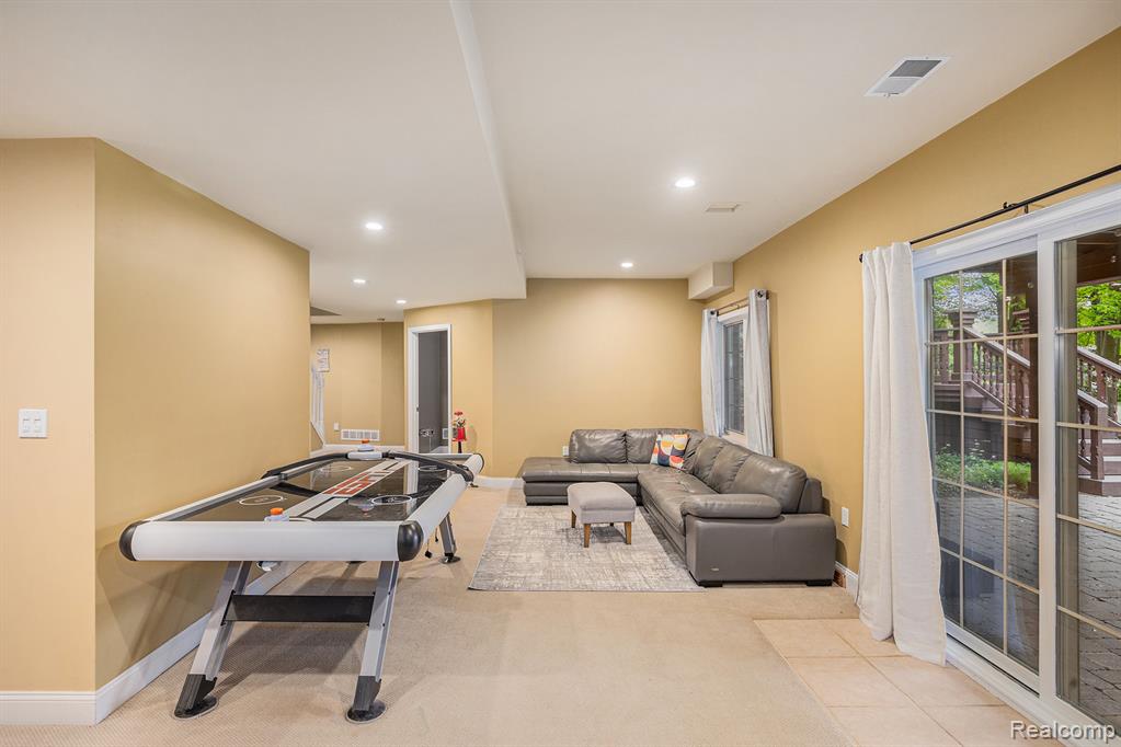846 Majestic Property Photo 37