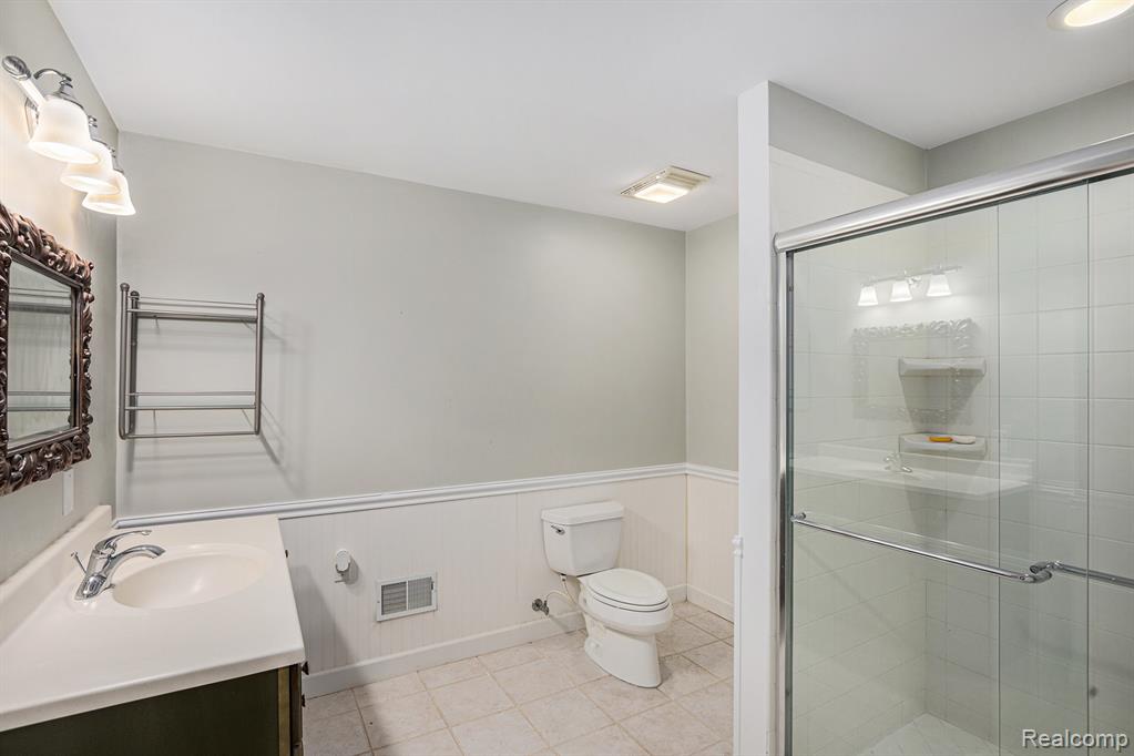 846 Majestic Property Photo 40