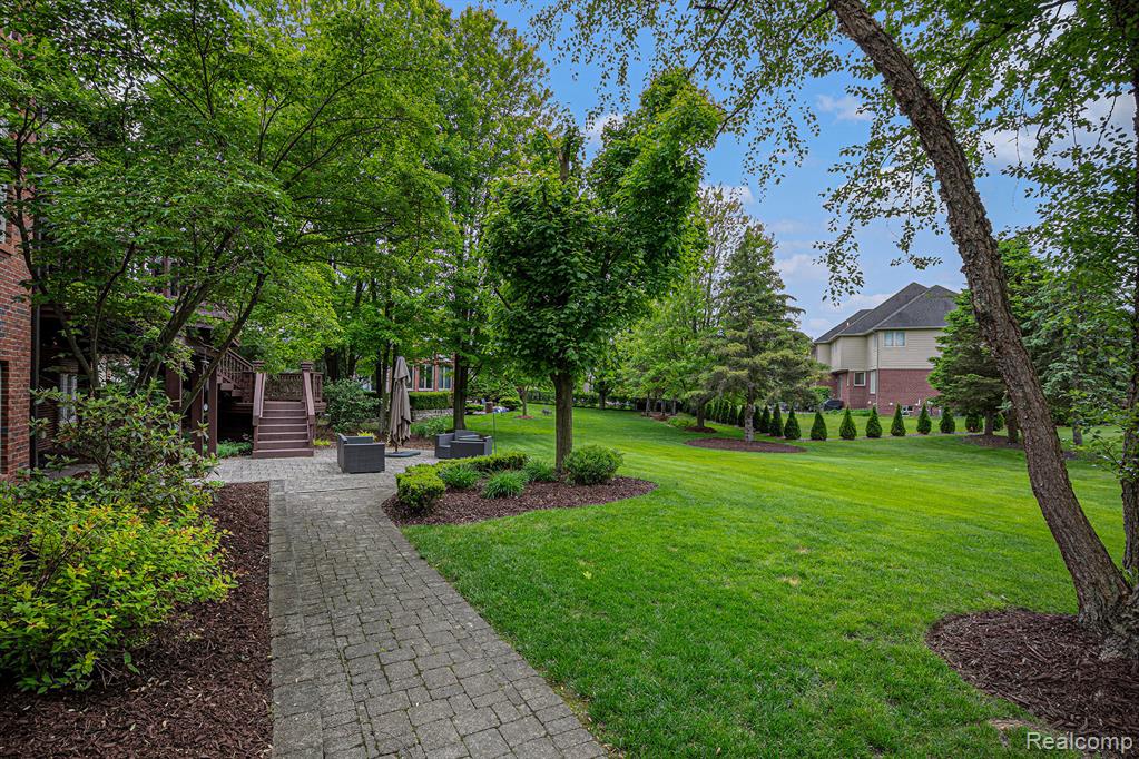 846 Majestic Property Photo 44