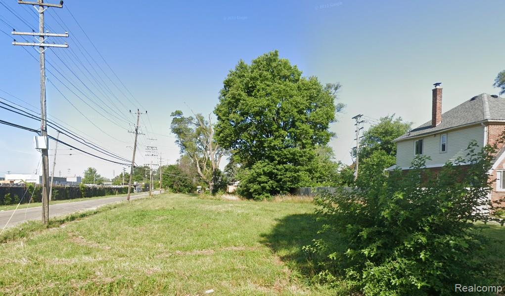 13211 Whitcomb Street Property Photo 3