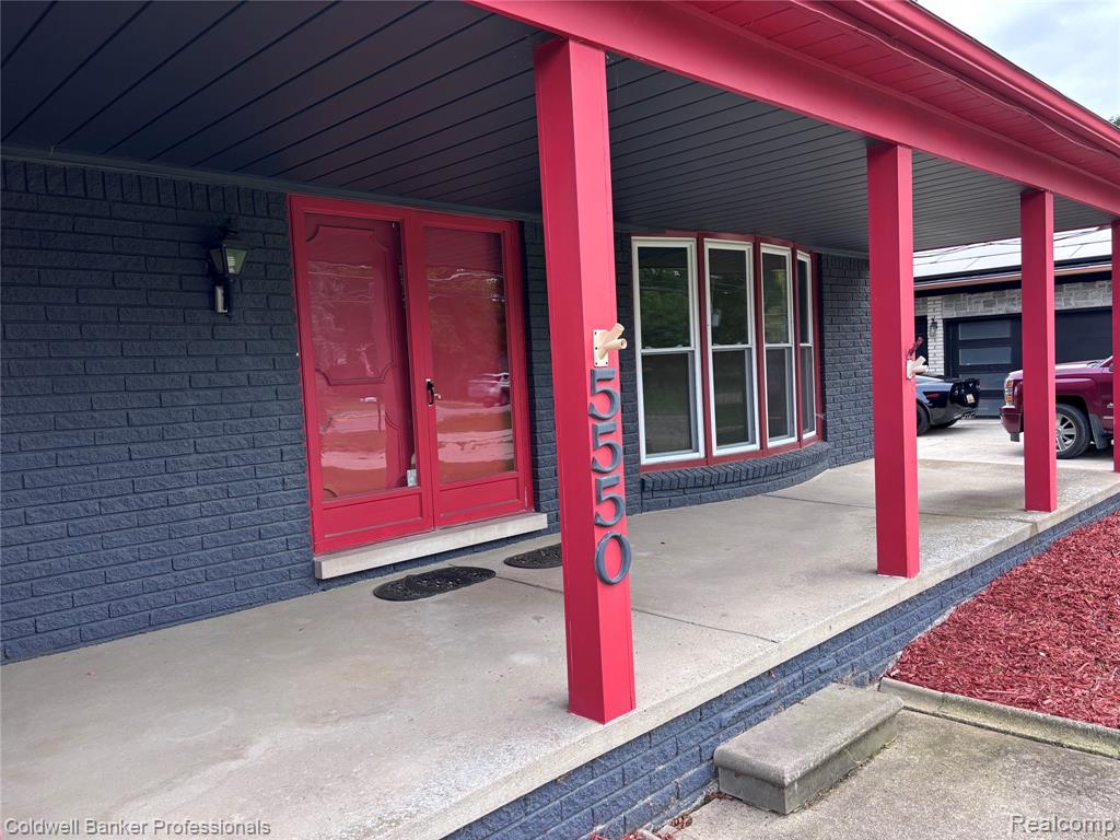 5550 25 Mile Road Property Photo 3