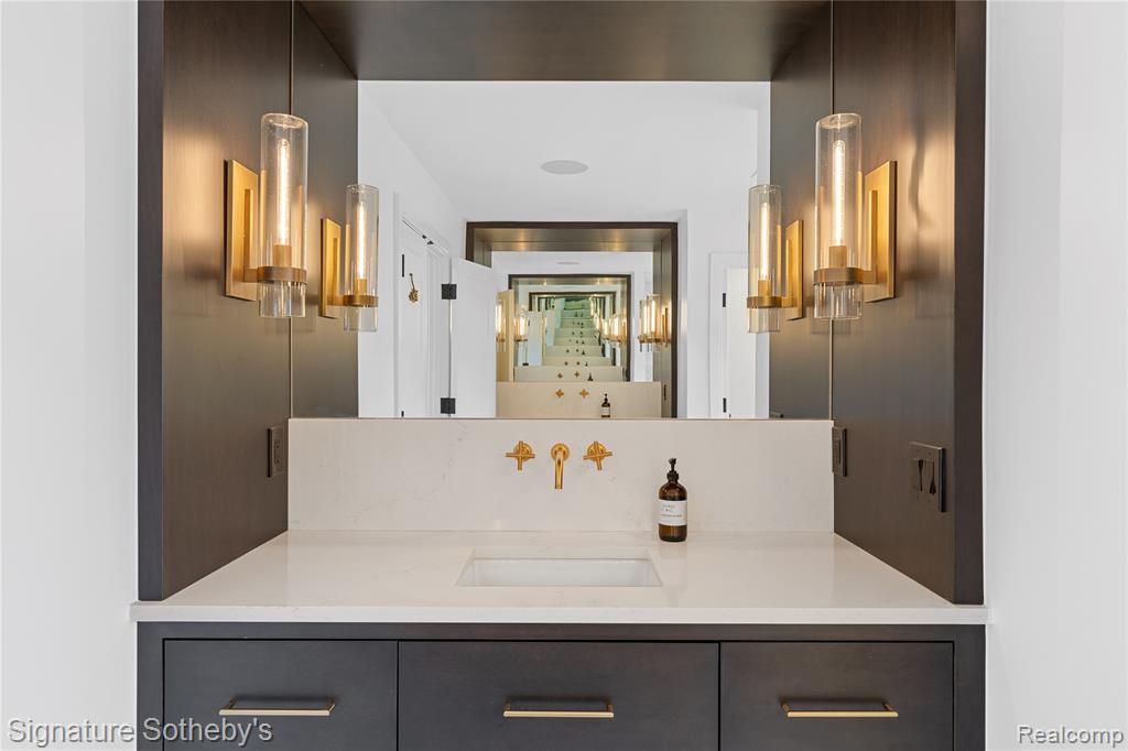 608 Stanley Boulevard Property Photo 19