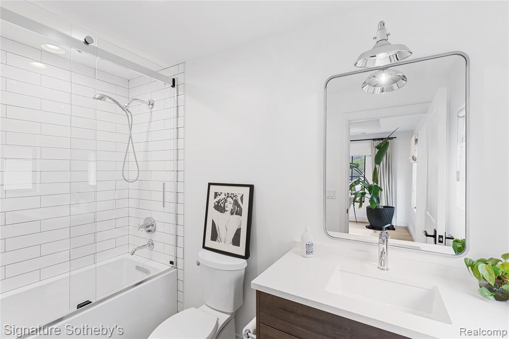 608 Stanley Boulevard Property Photo 23