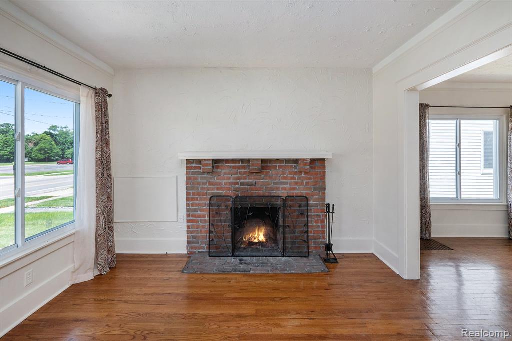 838 Pinecrest Drive Property Photo 3