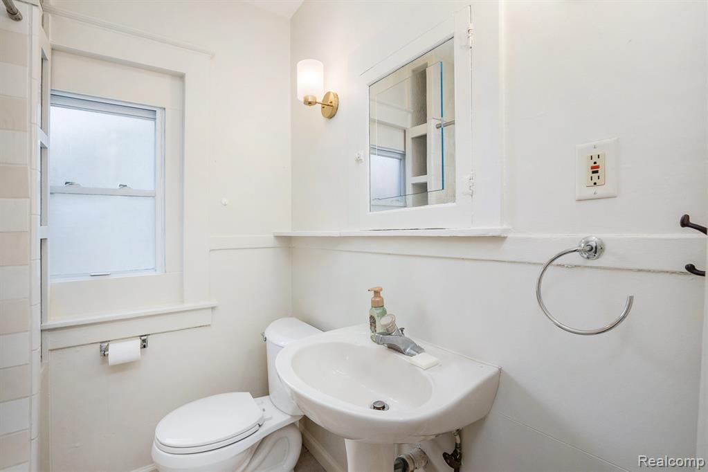 838 Pinecrest Drive Property Photo 11