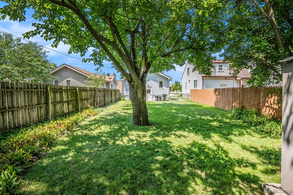 838 Pinecrest Drive Property Photo 16