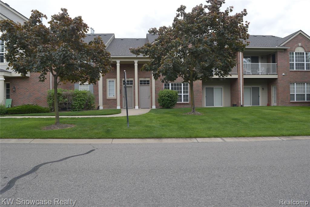 8208 Chesapeake Circle Property Photo 1