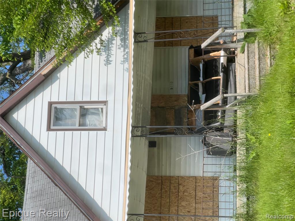 2010 Crocker Avenue Property Photo 1