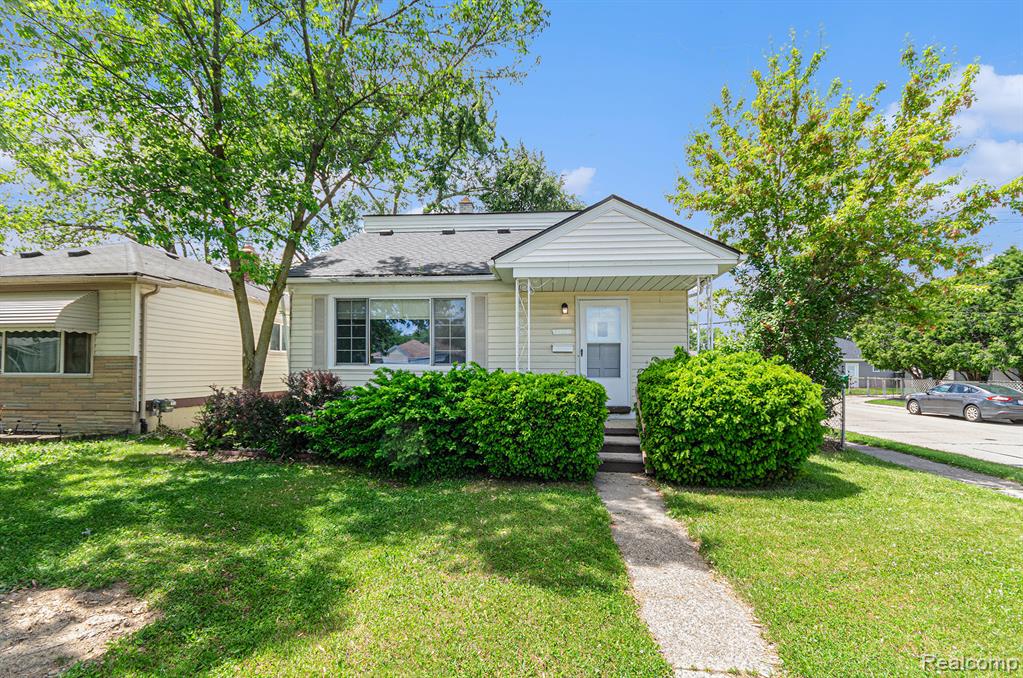 24309 Tuscany Avenue Property Photo 1