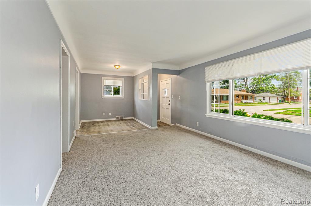 24309 Tuscany Avenue Property Photo 9