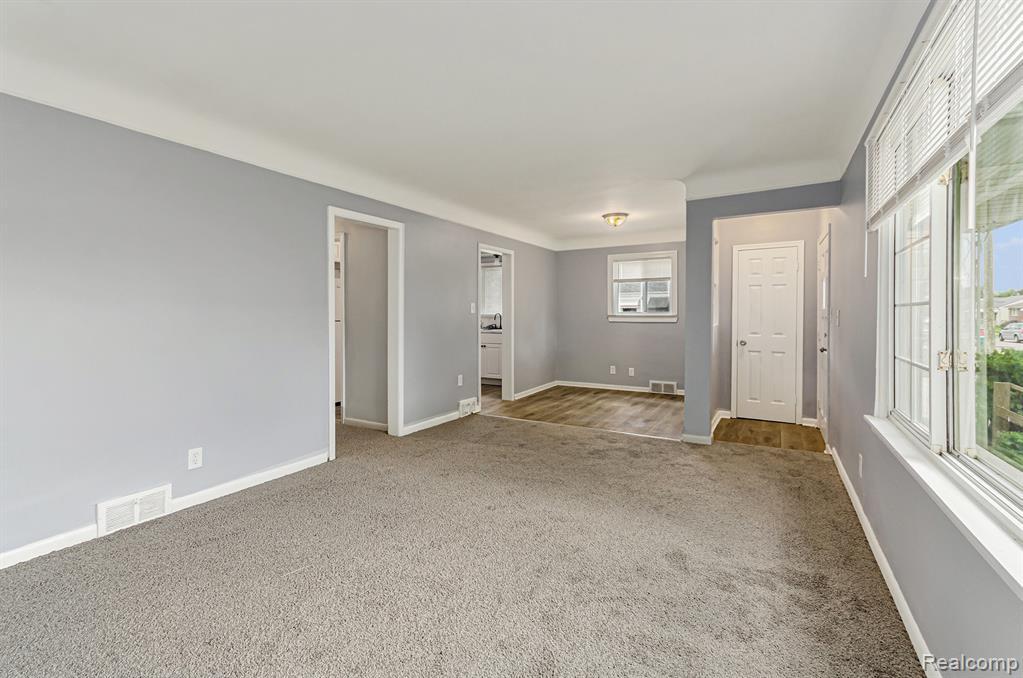 24309 Tuscany Avenue Property Photo 10