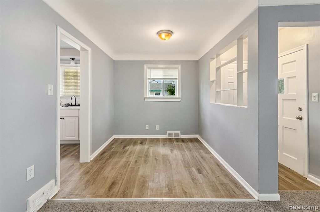 24309 Tuscany Avenue Property Photo 11