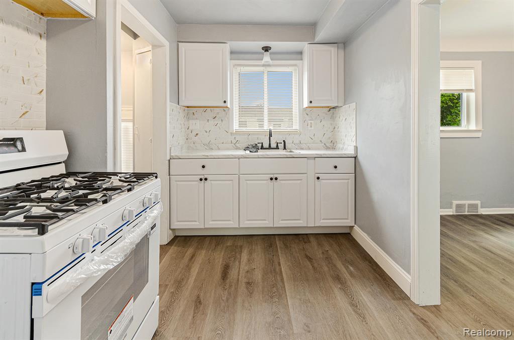 24309 Tuscany Avenue Property Photo 13